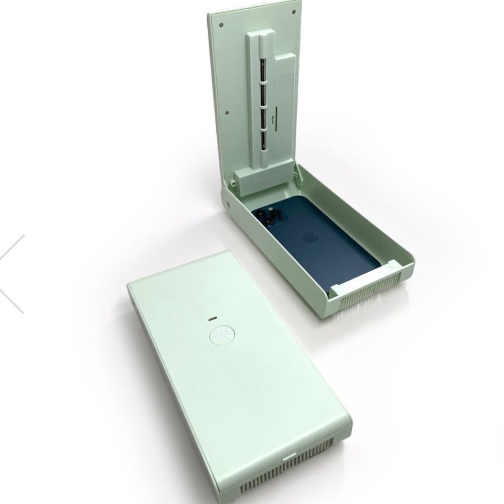 NWT Tech Candy UV Sanitizer in Light Mint
